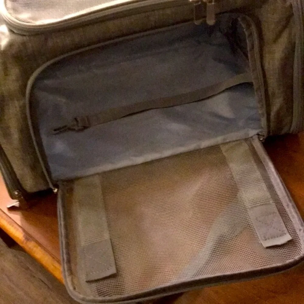 Collapsible Fabric Zipper Grey Pet Carrier Brand New Never Used NWOT